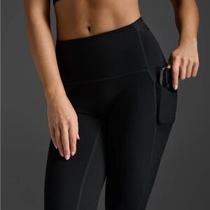 NWOT! 2XU Women's Black Leggings